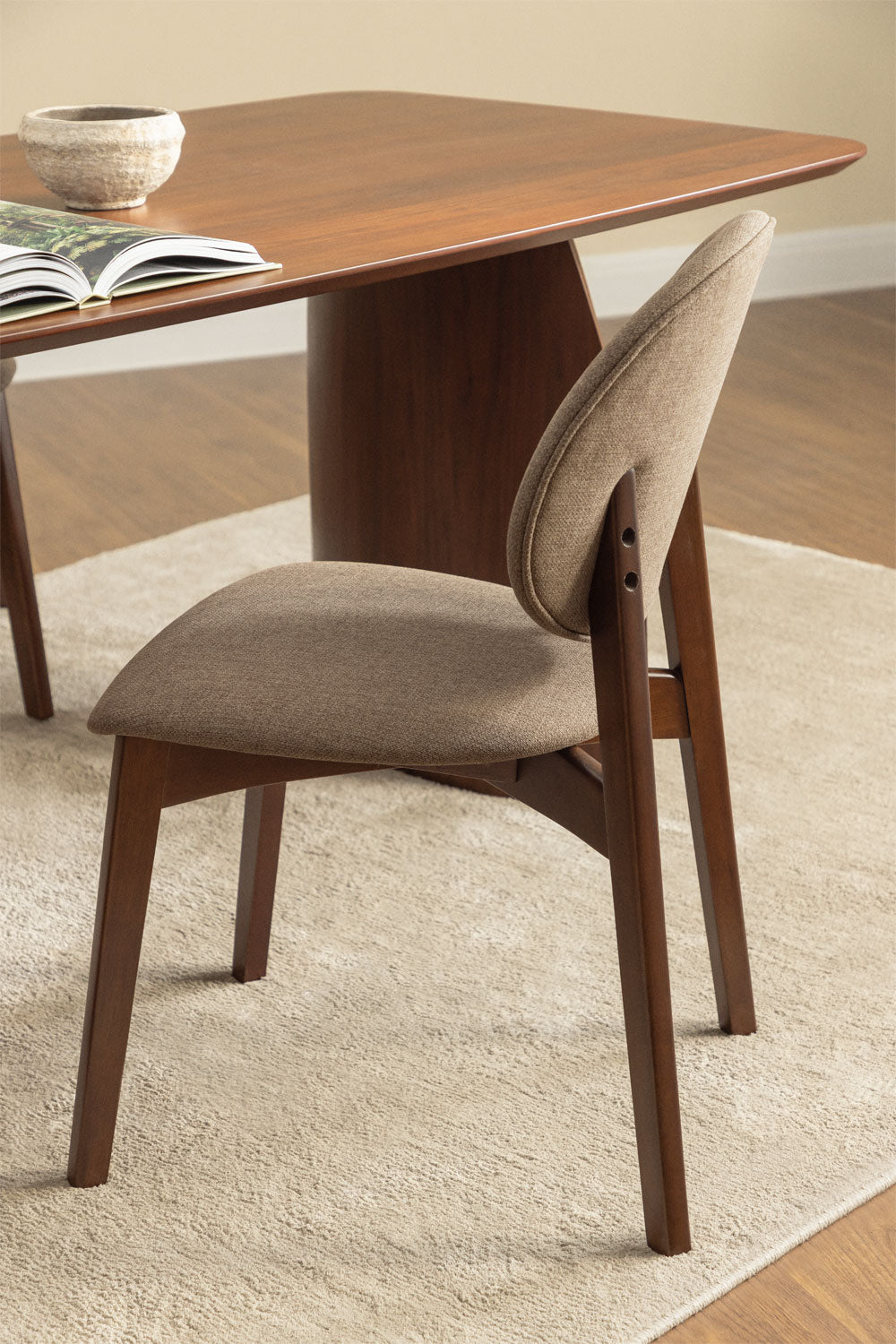 Yamena valgomojo kėdė