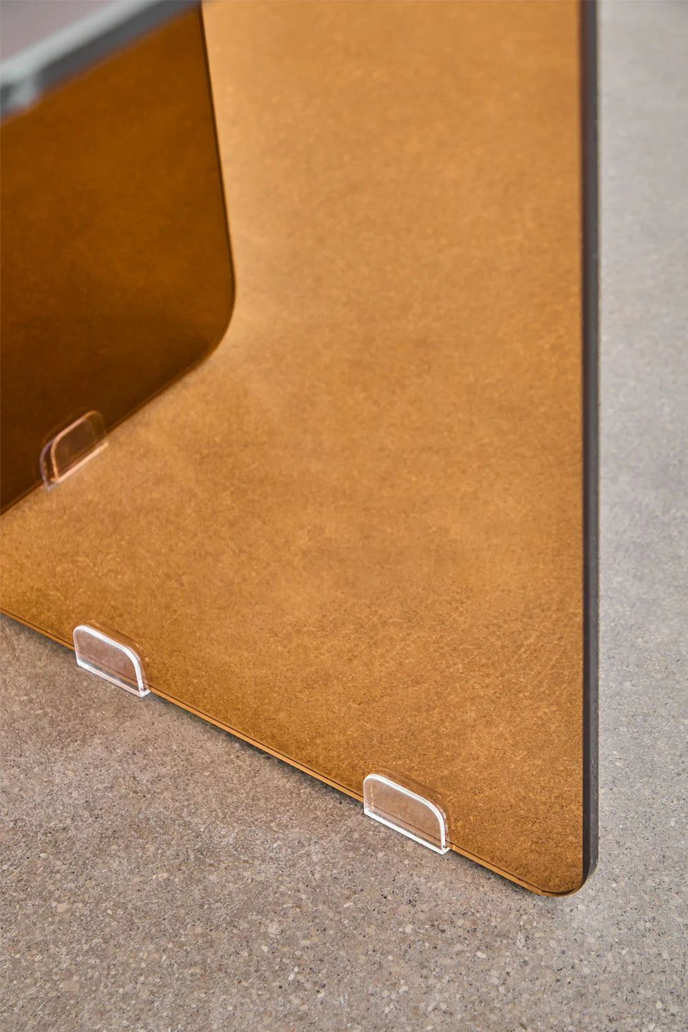 Eliana šoninis staliukas