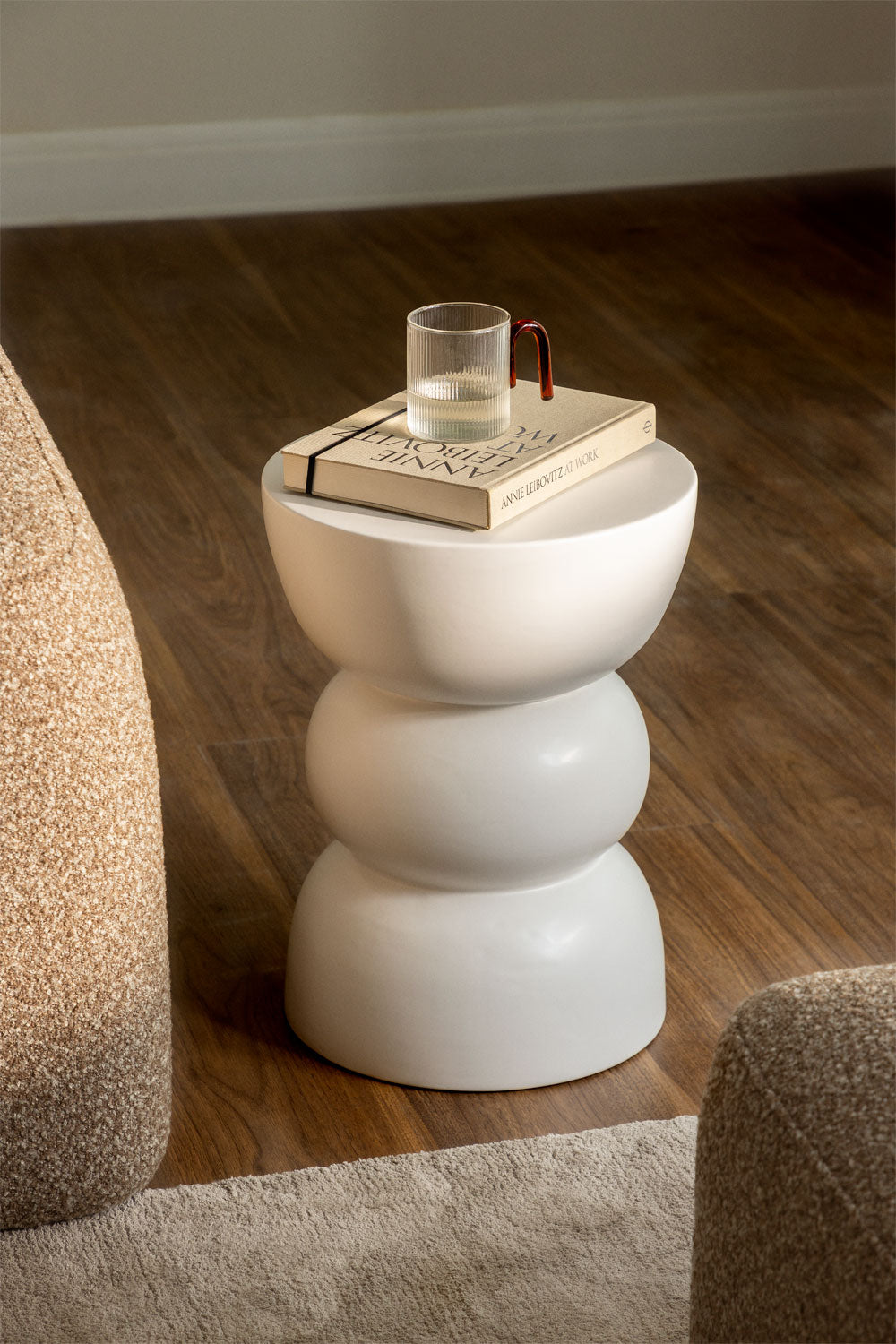 Tiya dolomito šoninis staliukas