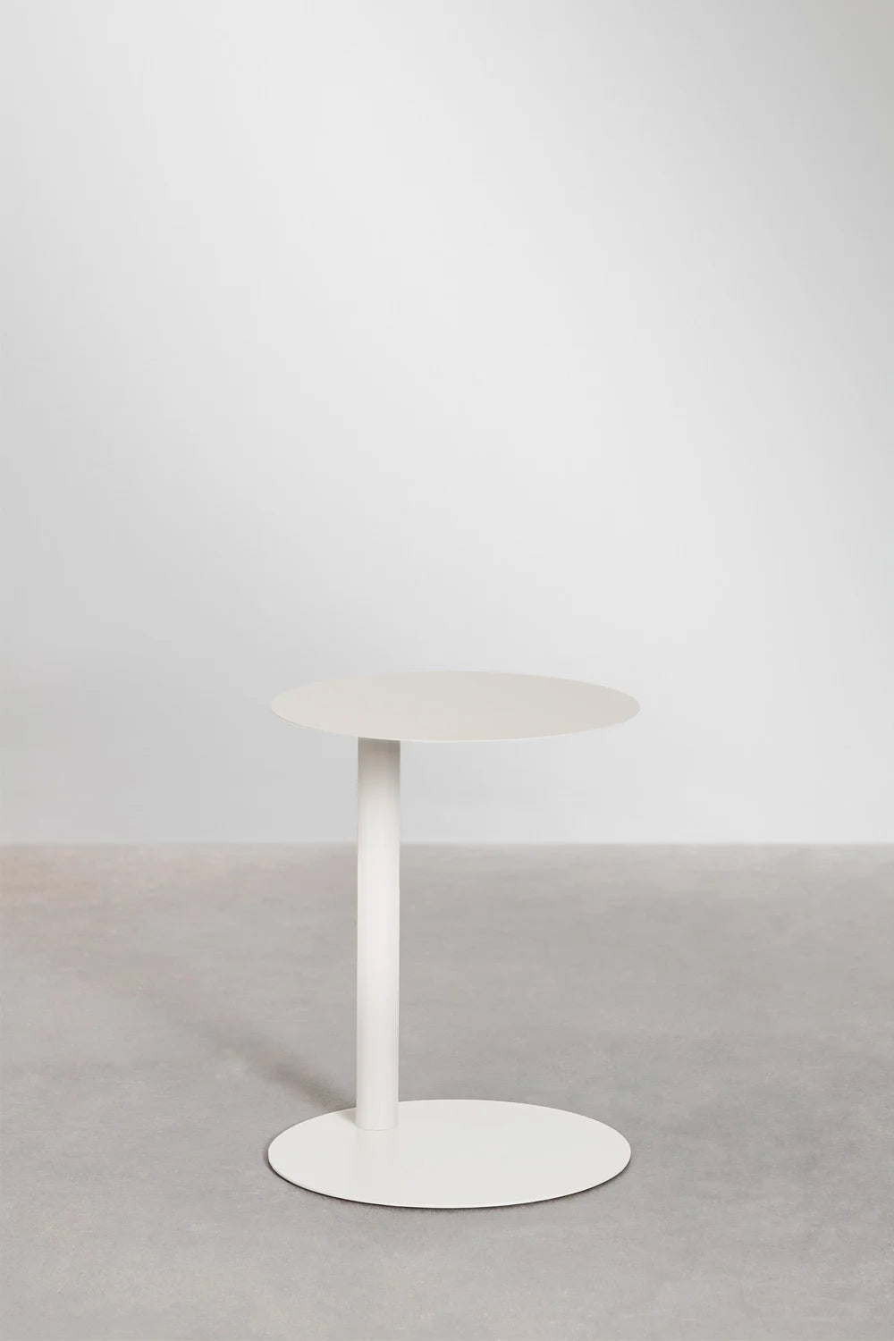 Yannik Apvalus šoninis staliukas