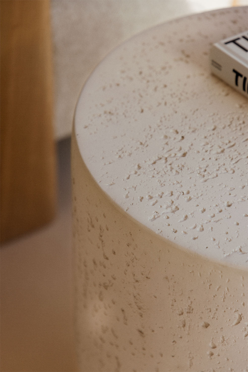 Selara Apvalus šoninis staliukas