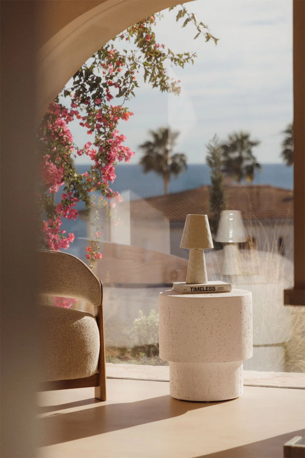 Selara Apvalus šoninis staliukas