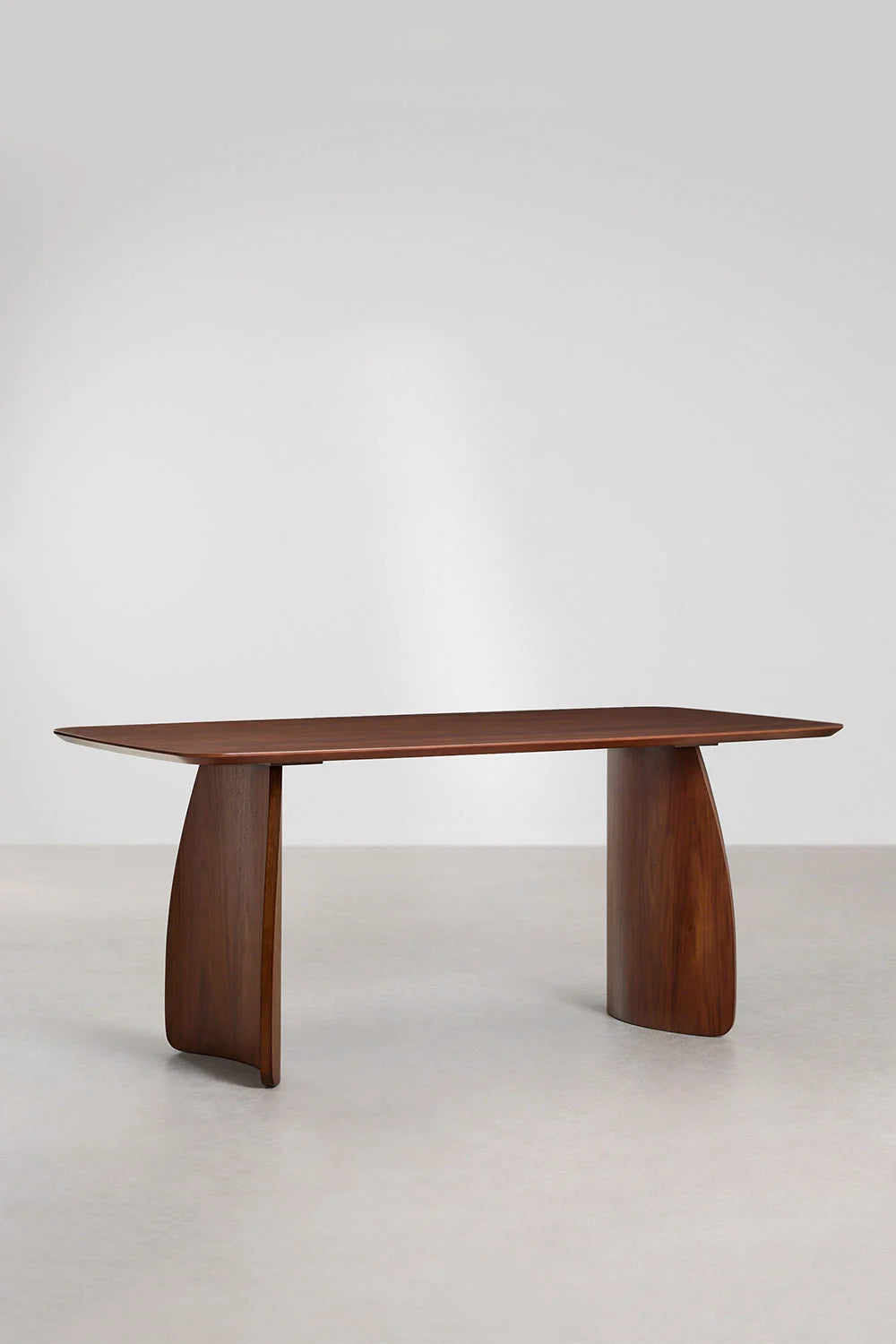 Luanda valgomojo stalas