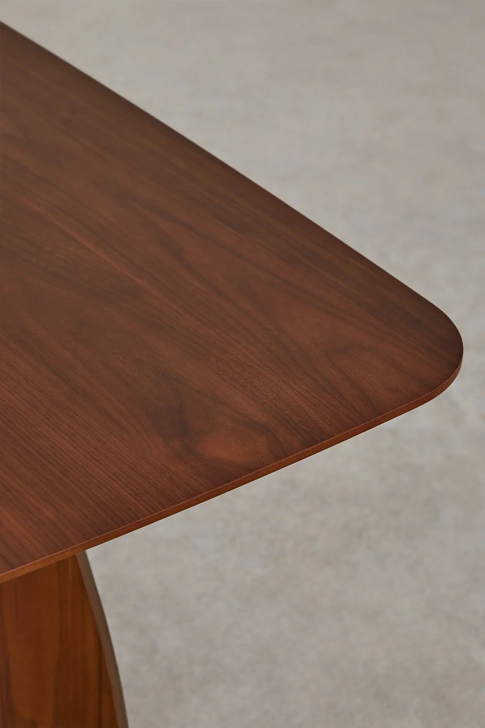 Luanda valgomojo stalas