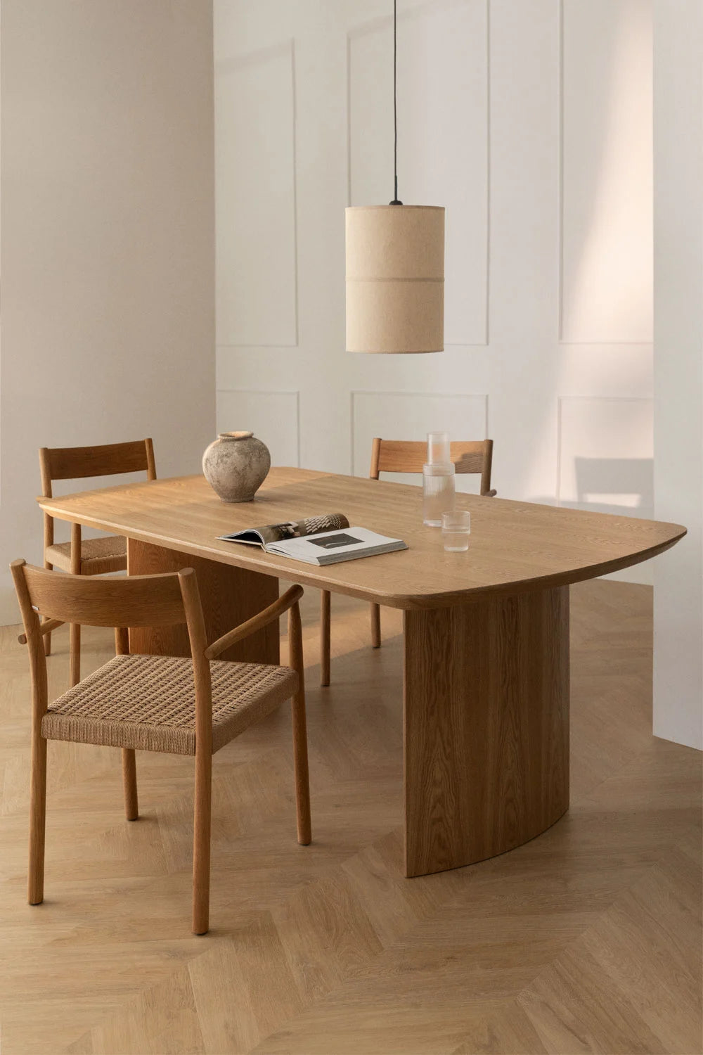 Noka valgomojo stalas