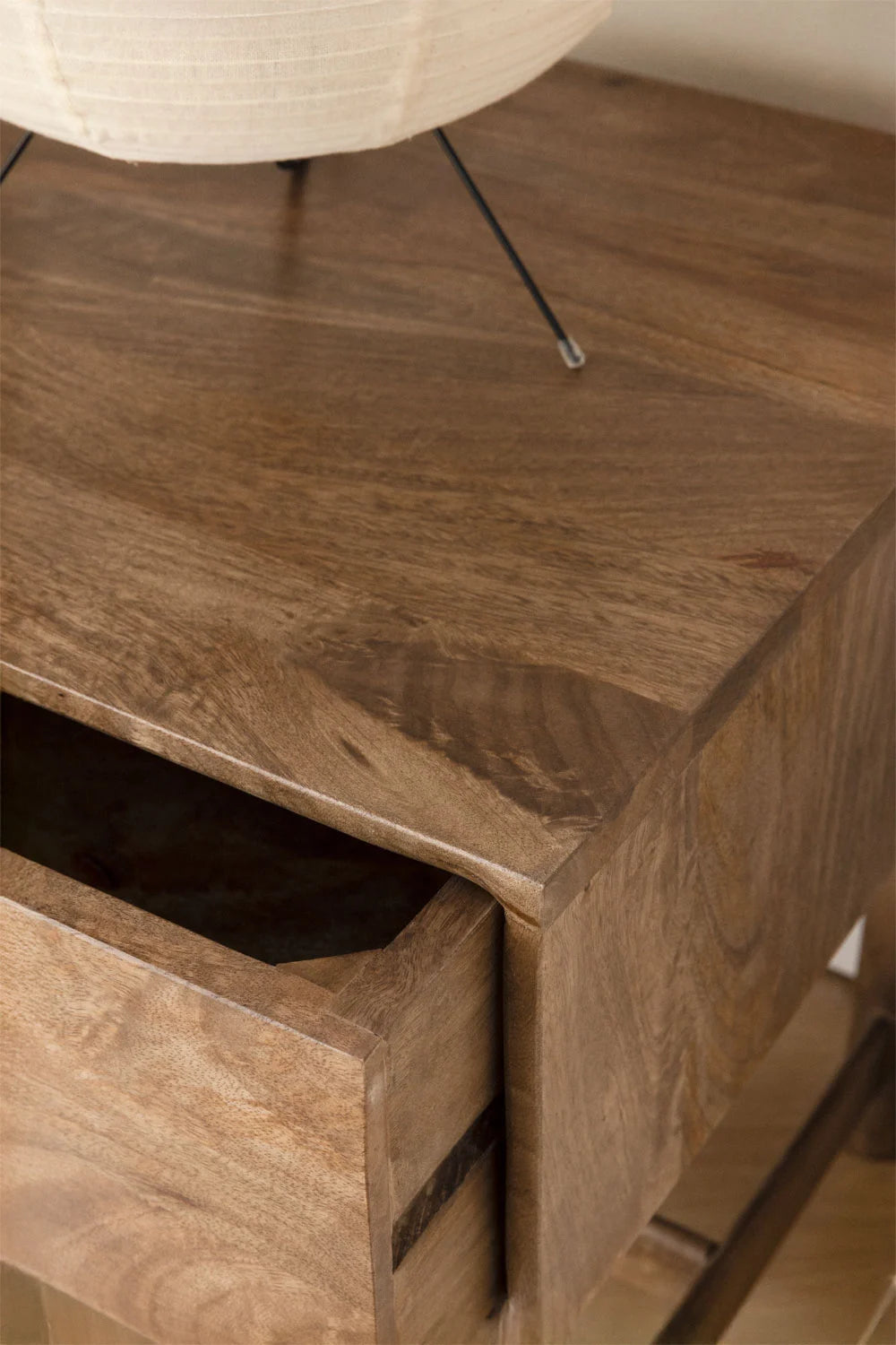 Aloma naktinis staliukas