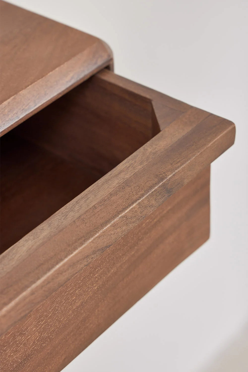 Nord naktinis staliukas