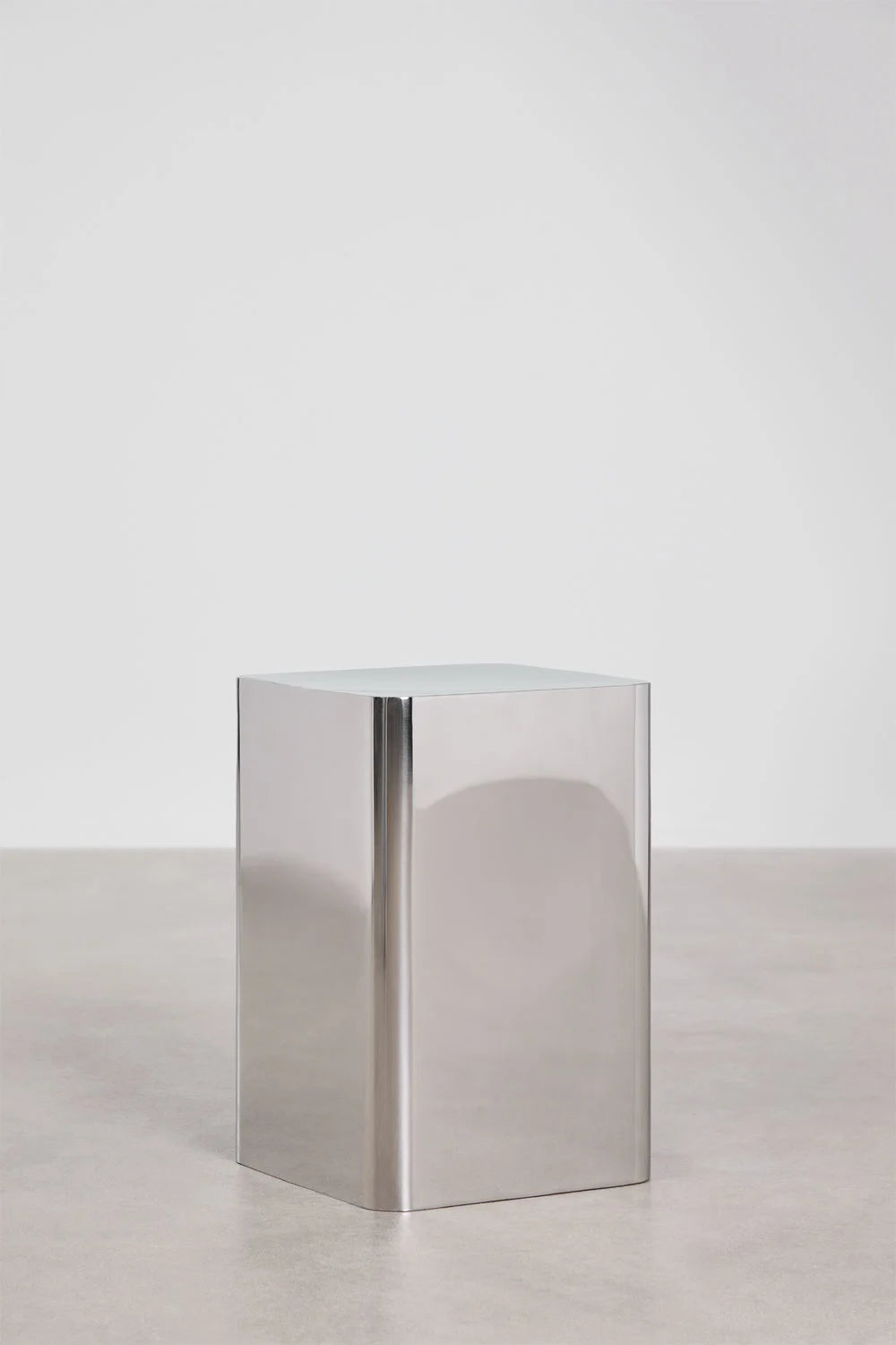 Lora šoninių staliukų rinkinys